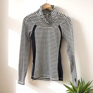 Lululemon - Run Tech Trail Long Sleeve Gray White Thumb Holes - 4